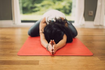 Waarom sportende vrouwen nu massaal aan yoga nidra doen
